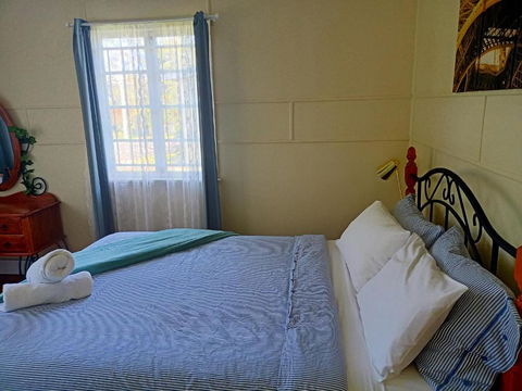 Quiet Private Central Cozy 3bdrm FREE Parking - Perths Hotel 1
