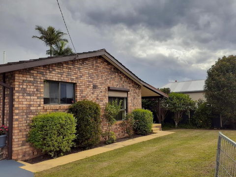 QUIET PROPERTY BY THE RIVER - Perths Hotel 0