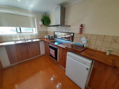 QUIET PROPERTY BY THE RIVER - Perths Hotel 3