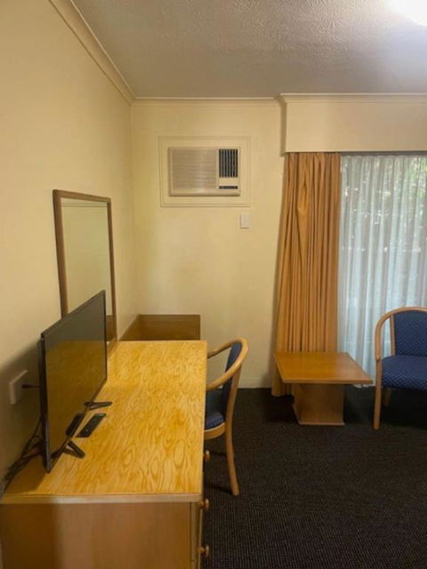 Quiet Unit In Leafy Hotel - Perths Hotel 3