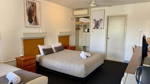 Quirindi Sunflower Motor Inn - Perths Hotel 1