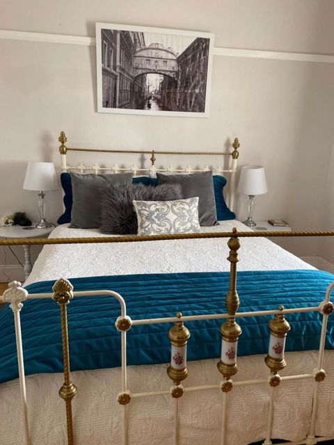 R&R Blue Diamond Luxury Cottage Maryborough, Vic - Perths Hotel 1