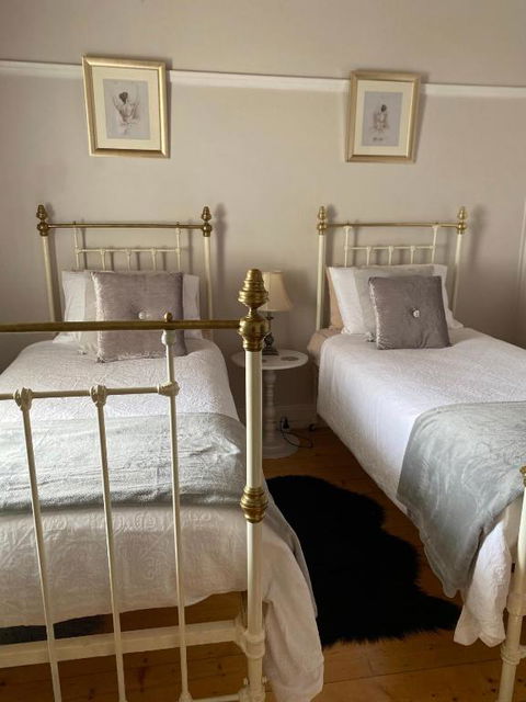 R&R Blue Diamond Luxury Cottage Maryborough, Vic - Perths Hotel 2
