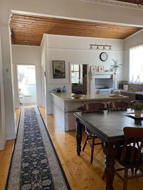 R&R Blue Diamond Luxury Cottage Maryborough, Vic - Perths Hotel 3