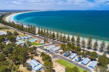 RAC Esperance Holiday Park with Perths Hotel