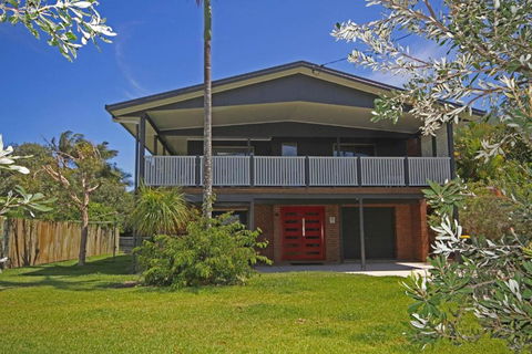 Red Door Beach House - Perths Hotel 0