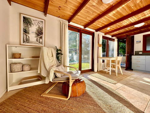 Private Access Retreat 1 Queen Bedroom W Stunning Pool And Ocean Views - Perths Hotel 0