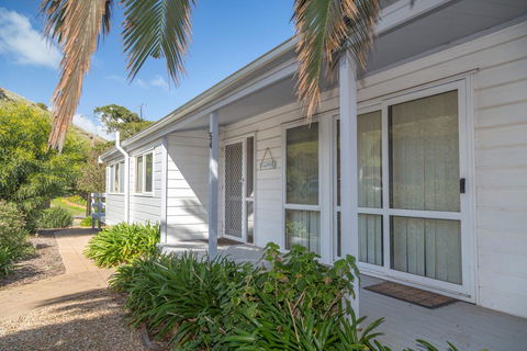 At The Beach - 54 Elizabeth Crescent - Perths Hotel 3