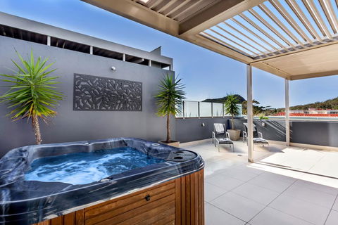 Aura 13 - Shoal Bay - Perths Hotel 0