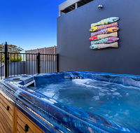 Aura Unit 10 - Shoal Bay - Perths Hotel