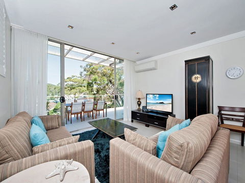 Aura Unit 12 - Shoal Bay - Perths Hotel 2