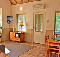 Autumn Leaf Cottage 1 - Perths Hotel