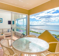 Avalon 1 - overlooking beautiful Convent Beach - Perths Hotel