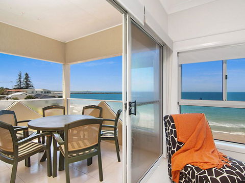 Avalon 3 - Views To Die For - Across The Road From Convent Beach - Perths Hotel 0