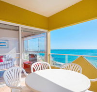 Avalon 4 - right across the road from convent beach - uninterrupted views - Perths Hotel