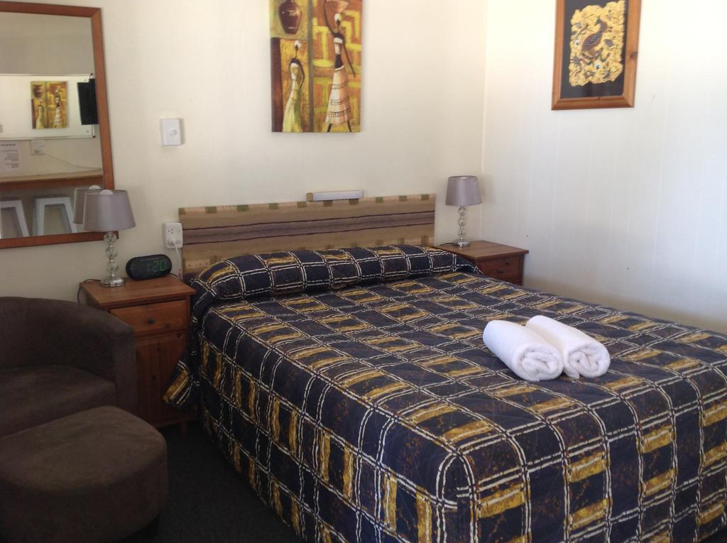 Ayr QLD Perths Hotel