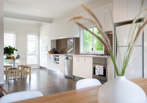 Azure Beach Retreat - Spa Luxury - Perths Hotel 1