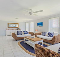 Azure Waters - perfectly positioned with ocean views - Perths Hotel