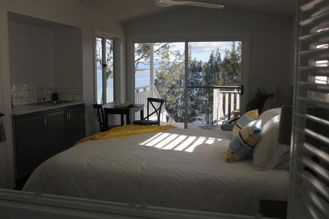 B & B On The Water - Perths Hotel 3