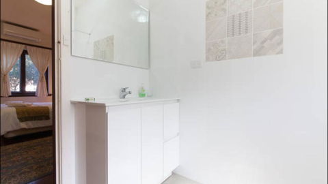 B4 Apartment Close To City, UWA, Nedlands & Swan River - Perths Hotel 3