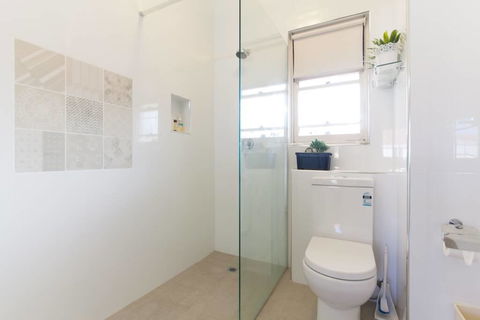 B7 Close To UWA, Swan River, Cafes And The New Children's Hospital - Perths Hotel 1