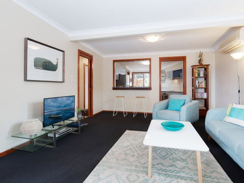 Baggies On Dutchies', 9 Burbong Street - Large House With Aircon, Boat Parking & Waterviews - Perths Hotel 3