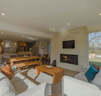 Baileys Beach House - Perths Hotel