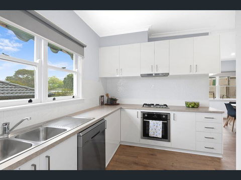 BALLARAT CLOSE 2 CBD + HOSPITAL+3BR HOME+NETFLIX + WiFi + Gift - Perths Hotel 3