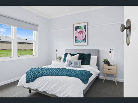 BALLARAT CLOSE 2 CBD + HOSPITAL+3BR HOME+NETFLIX + WiFi + Gift - Perths Hotel 1