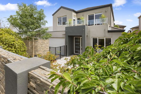 BANGALOW - MORNINGTON - Perths Hotel 0