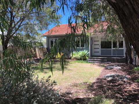 Barefoot Beach Cottage - Busselton - Perths Hotel 1