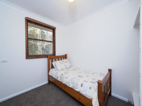 Barefoot Beach House, 24 Essendene Road - Perths Hotel 3