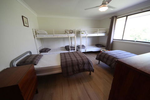 Barefoot Bungalow At Hat Head - Perths Hotel 2
