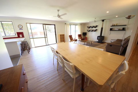 Barefoot Bungalow At Hat Head - Perths Hotel 1