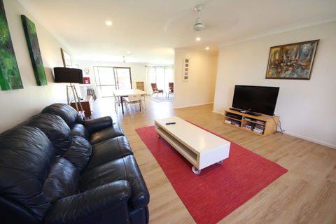 Barefoot Bungalow At Hat Head - Perths Hotel 0