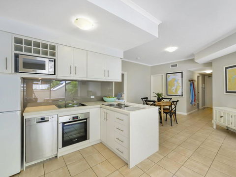 Barrenjoey At Iluka Resort Apartments - Perths Hotel 3