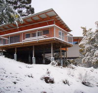Base Camp Tasmania - Perths Hotel
