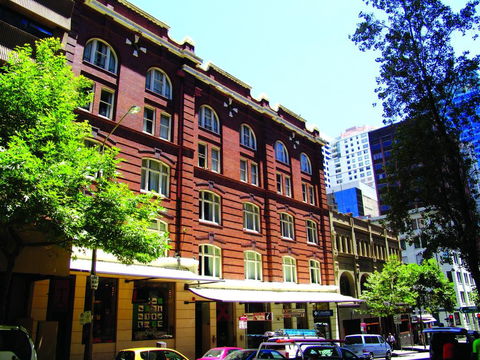 Base Sydney - Perths Hotel 1