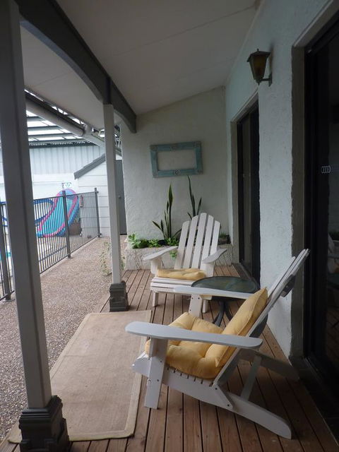 Batemans Bay Manor - Bed And Breakfast - Perths Hotel 1