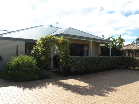 Baudins Of Busselton Bed And Breakfast - Perths Hotel 3