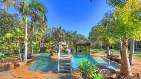 Bays Holiday Park - Perths Hotel 1