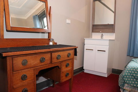 Bayview Hotel - Batemans Bay - Perths Hotel 1