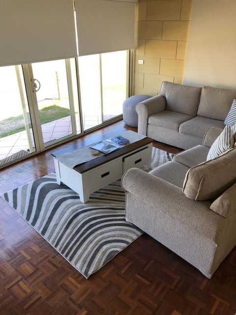 Bayview No 1 - Next To The Beach! - Perths Hotel 0