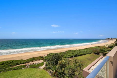 Beach And Ocean Front Penthouse With Wifi And Parking - Perths Hotel 1