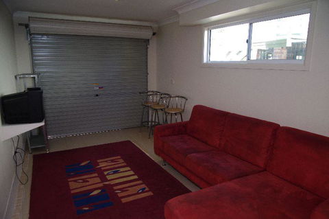 Beach Club 1, 5 Gowing Street - Perths Hotel 1