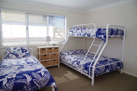 Beach Club 2, 5 Gowing Street - Perths Hotel 1