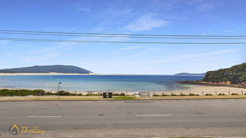 Beach House 72A Marine Drive - Fingal Bay - Perths Hotel 1