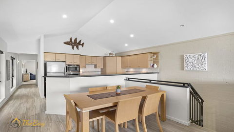 Beach House 72A Marine Drive - Fingal Bay - Perths Hotel 3