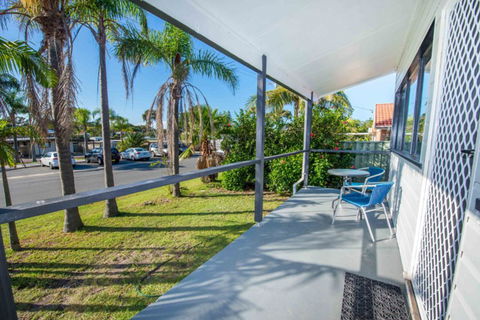 Beach House On James Patterson - Perths Hotel 1
