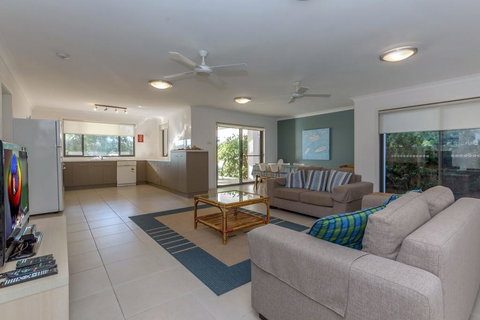 Beach House, Pacific Road, 1/20 - Perths Hotel 2